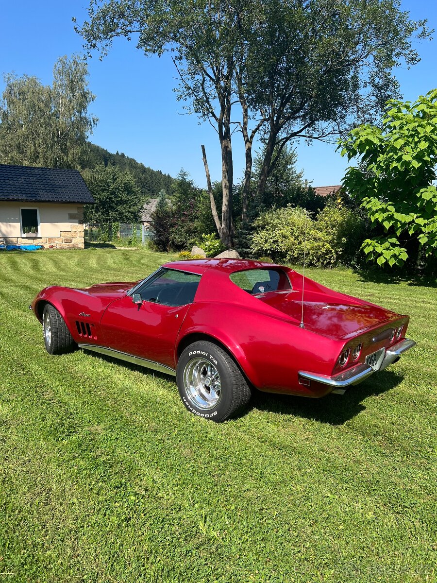 Chevrolet Corvette C3 manuál chromka - detail 2