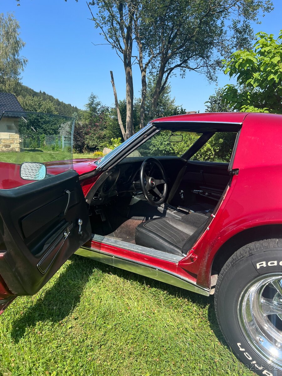 Chevrolet Corvette C3 manuál chromka - detail 3
