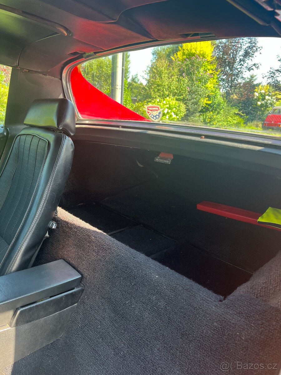 Chevrolet Corvette C3 manuál chromka - detail 5