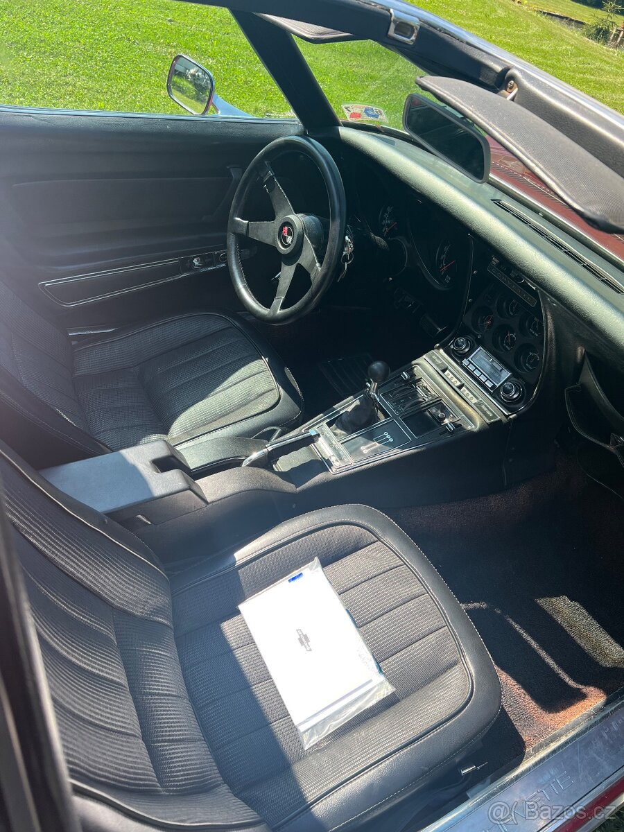 Chevrolet Corvette C3 manuál chromka - detail 6