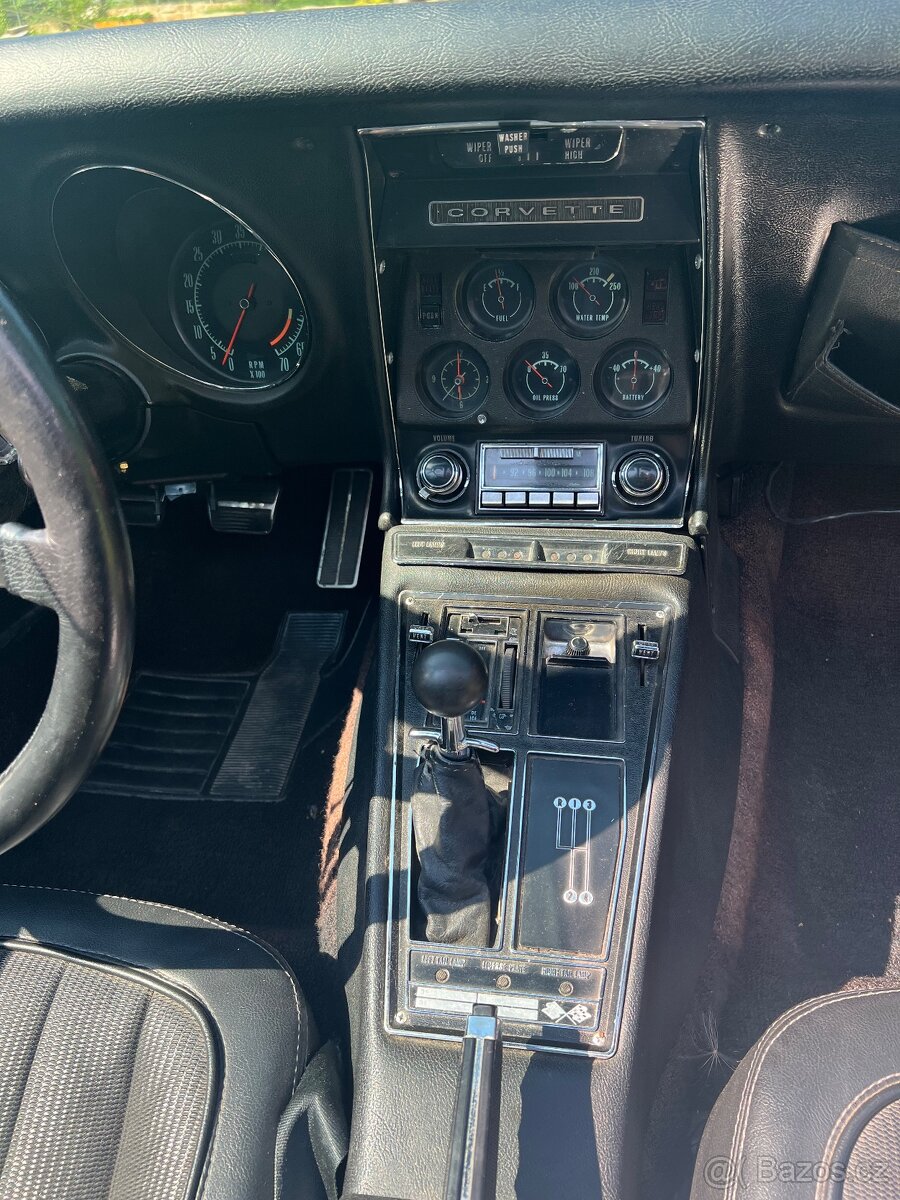 Chevrolet Corvette C3 manuál chromka - detail 7