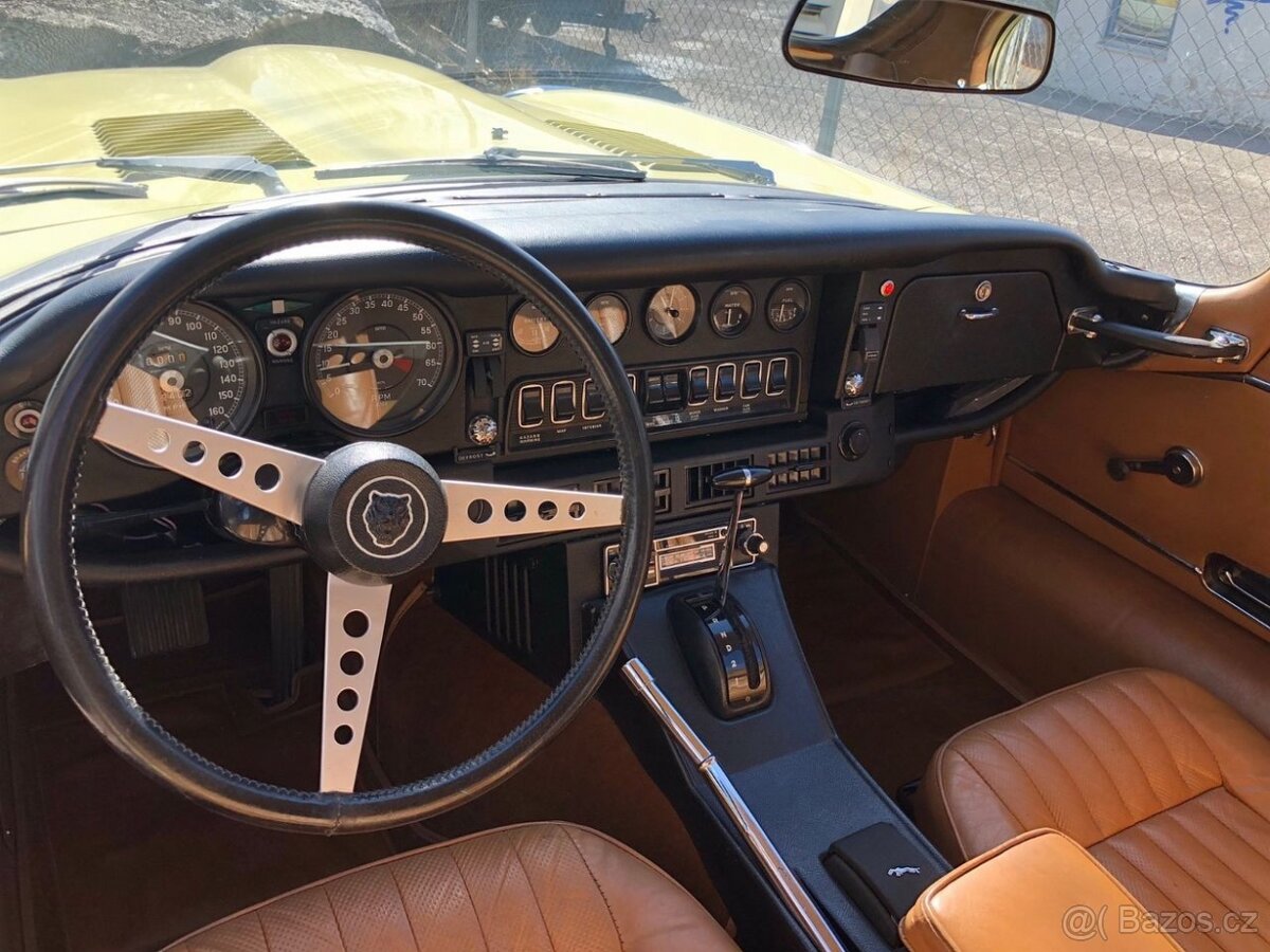 Jaguar E-Type 2+2 matching numbers - detail 3