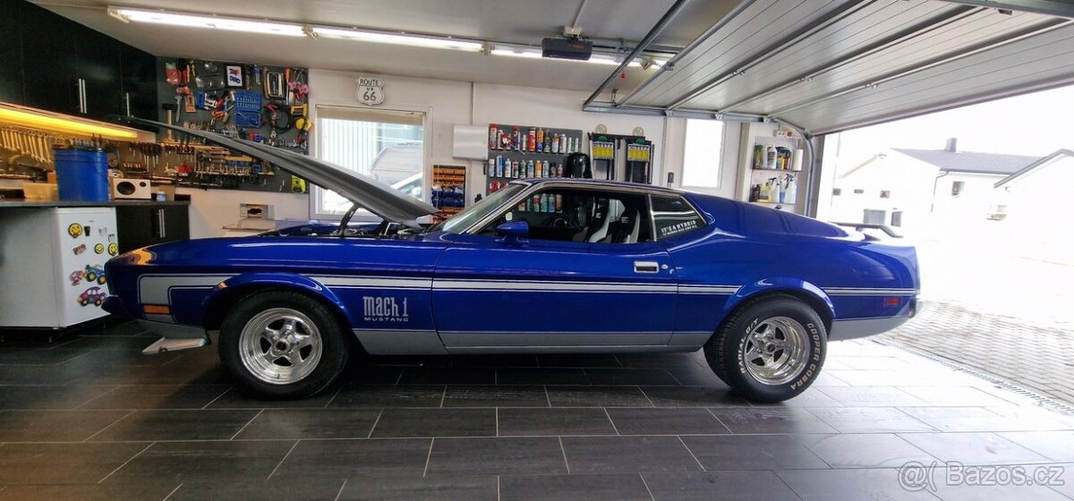 Ford Mustang Mach 1 8.2L 450HP